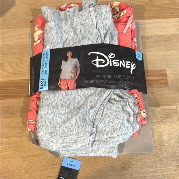 NWT Women’s Winnie the Pooh Pajama Set. Size L (12-14) Disney. Super cute ! - Picture 7 of 9